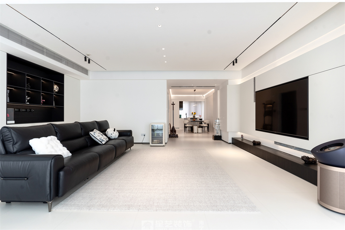 冠江墅169平現(xiàn)代極簡(jiǎn)客廳完工裝修實(shí)景圖