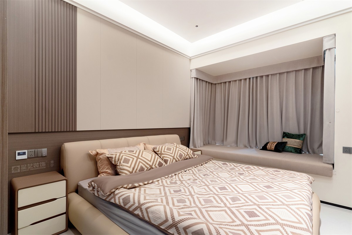 華潤(rùn)西園潤(rùn)府143平意式輕奢臥室裝修完工實(shí)景圖