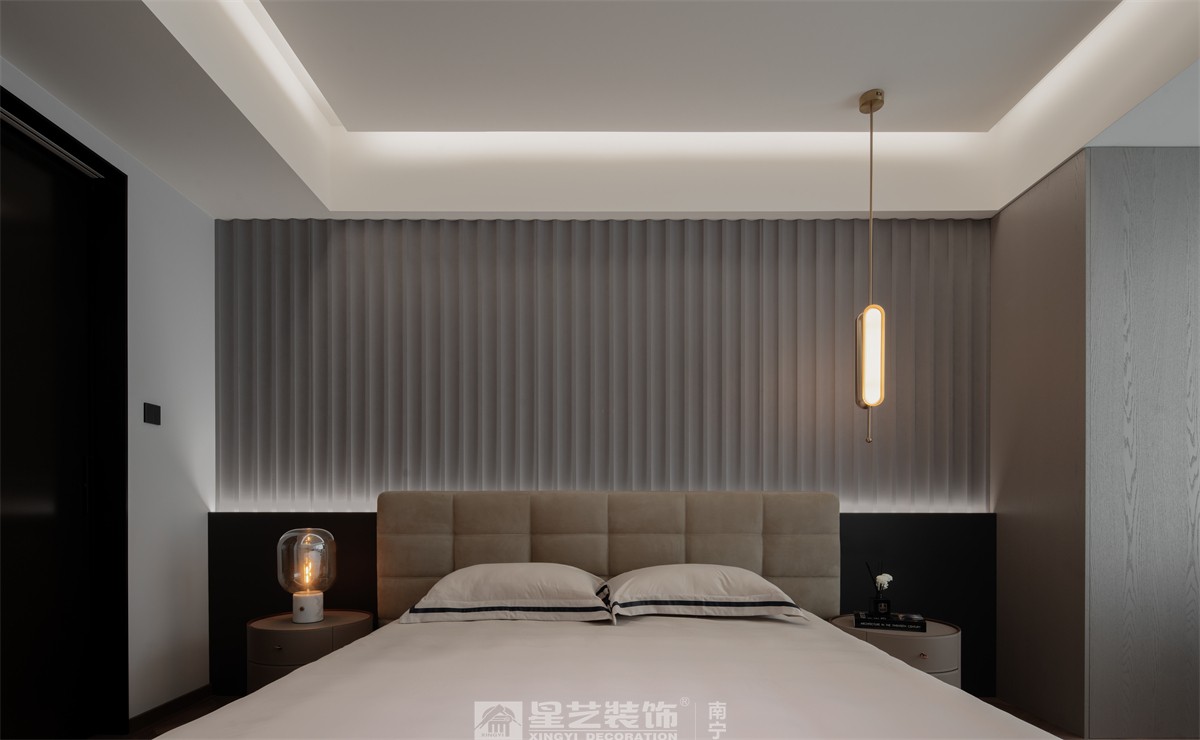 中海央墅500平現(xiàn)代極簡(jiǎn)臥室裝修完工實(shí)景圖