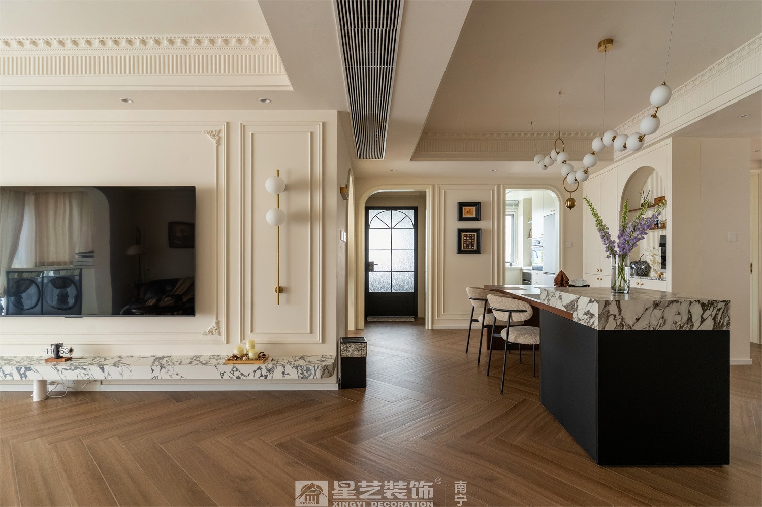 湖畔書院150平法式中古風客廳裝修完工實景圖