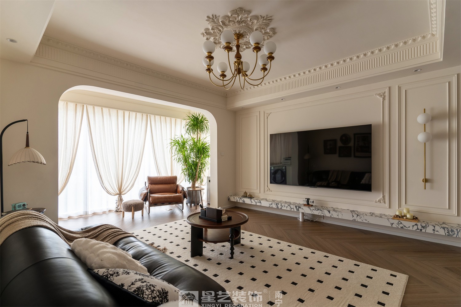 湖畔書院150平法式中古風客廳裝修完工實景圖