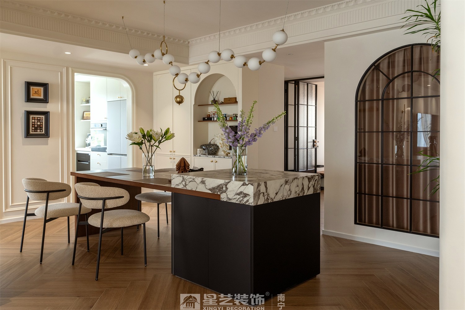 湖畔書院150平法式中古風餐廳裝修完工實景圖