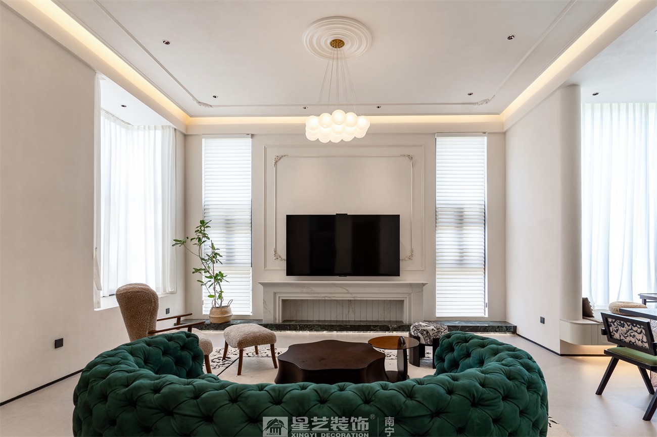 盛世江山300平中古風客廳裝修完工實景圖