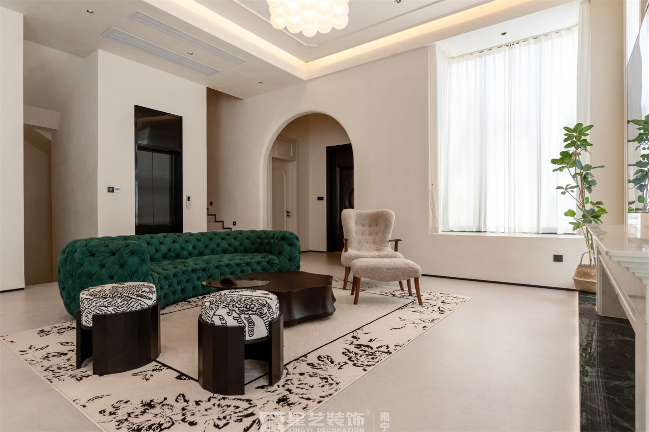 盛世江山300平中古風客廳裝修完工實景圖