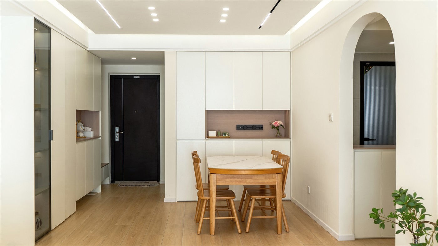 保利領(lǐng)秀廣場75平奶油風(fēng)餐廳裝修實景圖