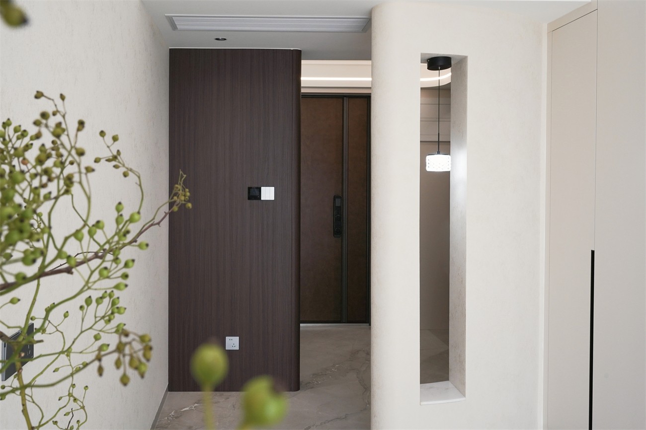 中海湖上景明意式輕奢137平入戶裝修實景圖