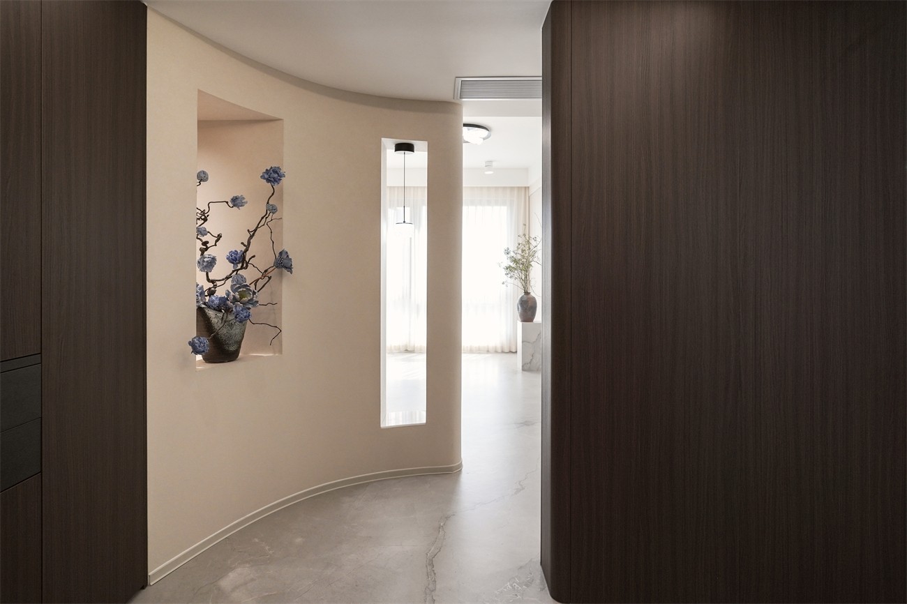 中海湖上景明意式輕奢137平入戶裝修實景圖