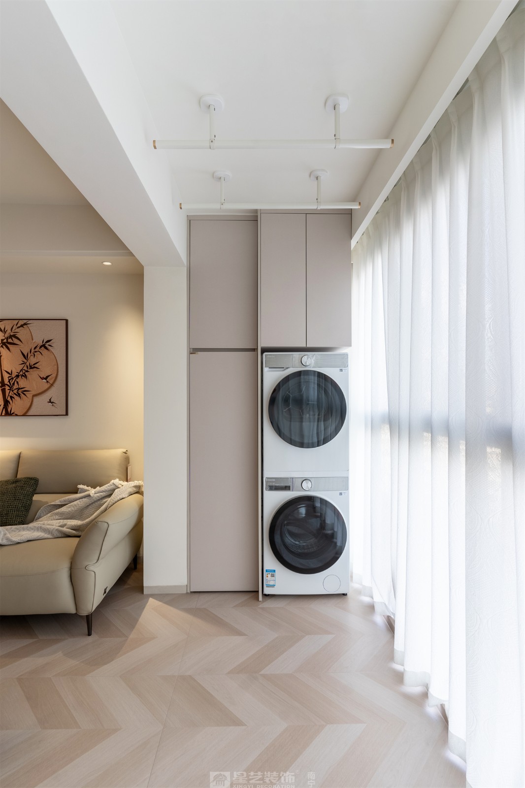 華潤(rùn)西園悅府86平原木風(fēng)陽(yáng)臺(tái)裝修完工實(shí)景圖