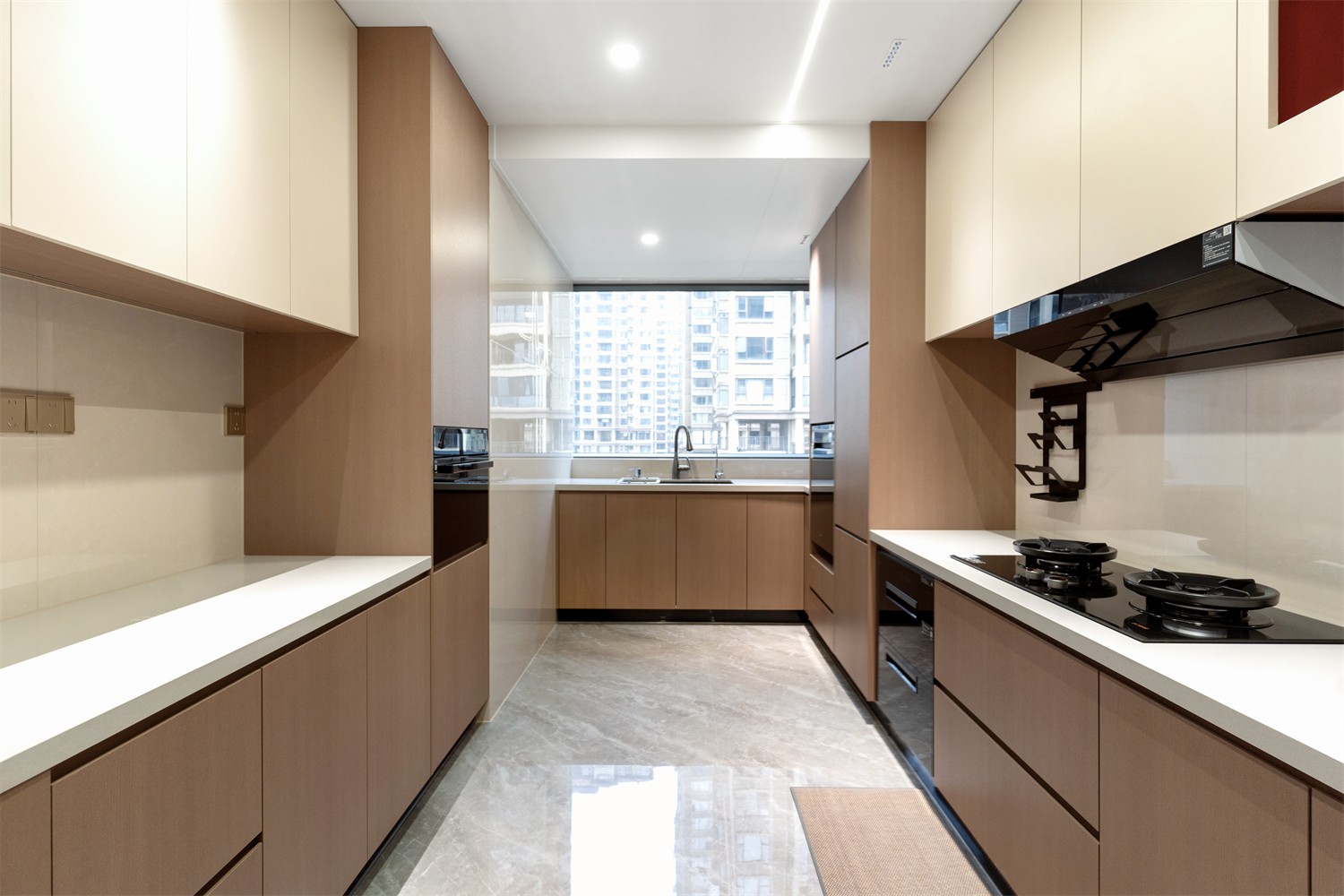 龍光玖瓏湖271平現(xiàn)代風(fēng)格廚房裝修實(shí)景圖