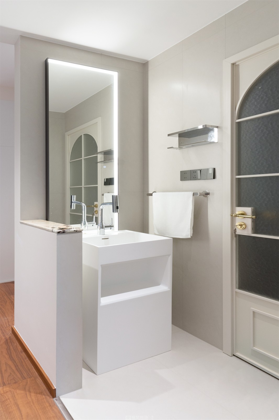 建發(fā)縵云143平法式風格衛(wèi)生間裝修實景圖