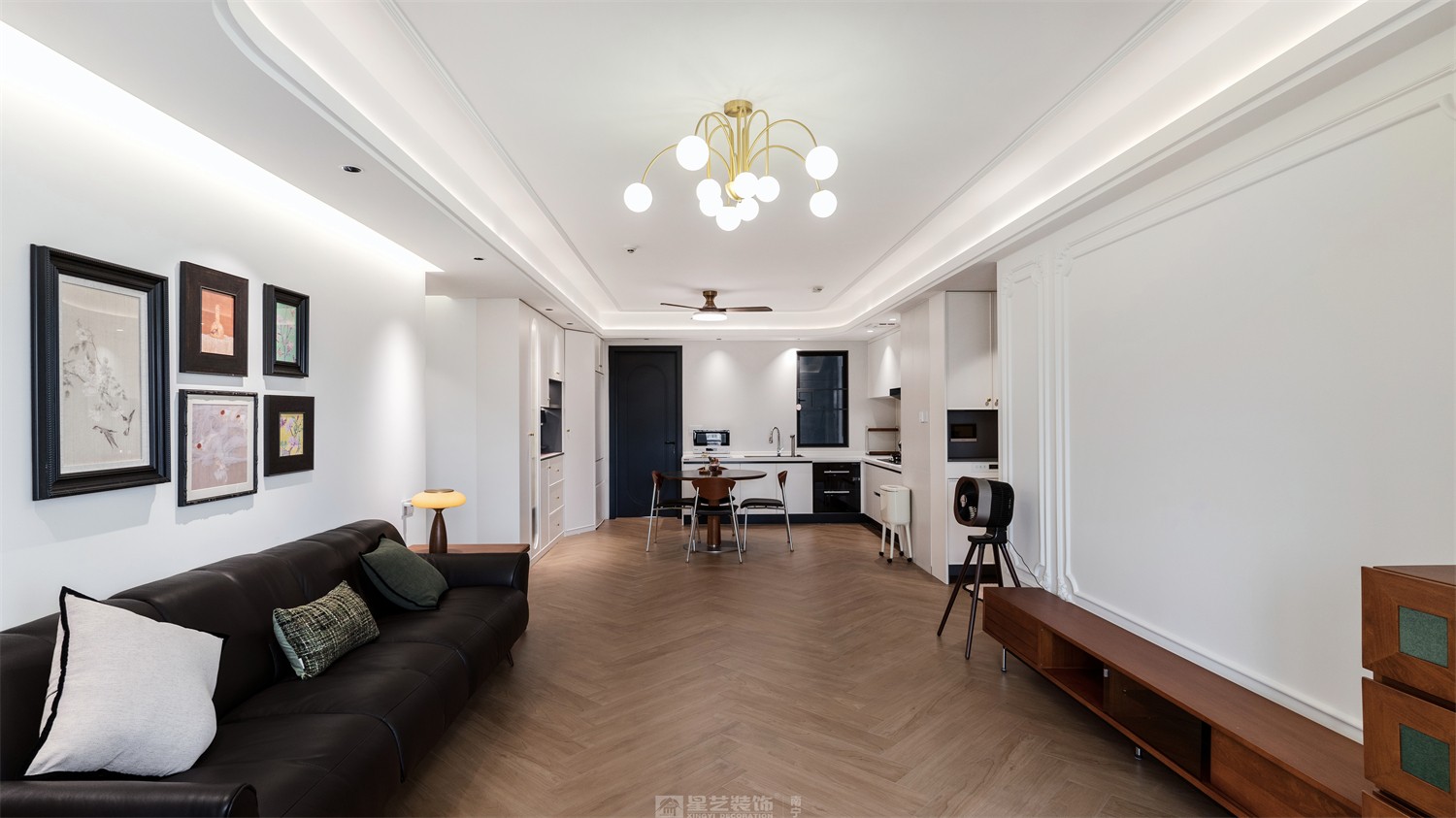 華潤(rùn)中山府113平法式中古客廳裝修完工實(shí)景圖