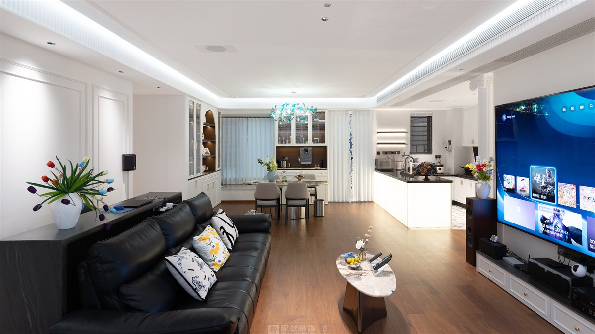 建發(fā)縵云143平法式風格客廳裝修實景圖