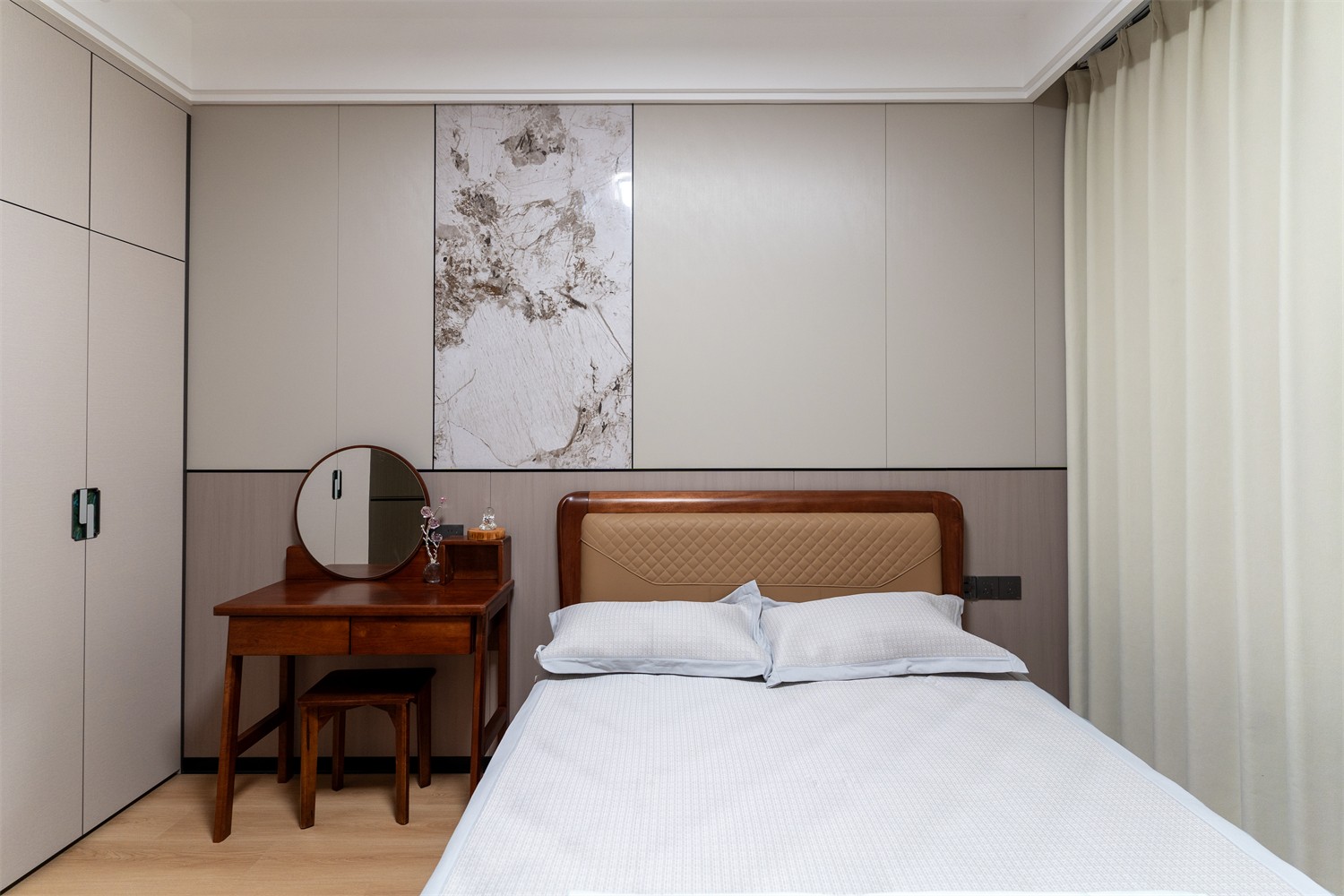 建發(fā)縵云210平新中式臥室裝修完工實(shí)景圖